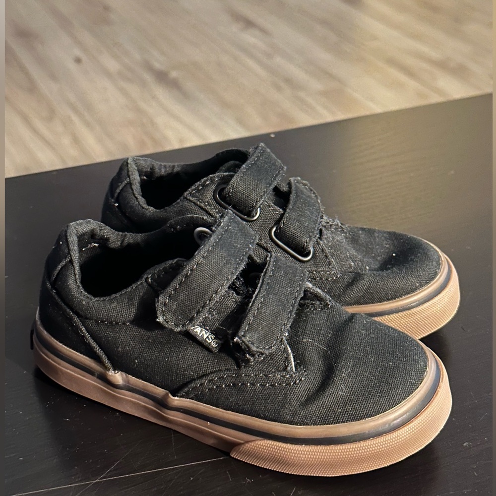 TWO PAIRS OF LIGHTLY USED CHILDREN’S SNEAKERS *VANS SIZE 7C // CHUCKS SIZE 8C*